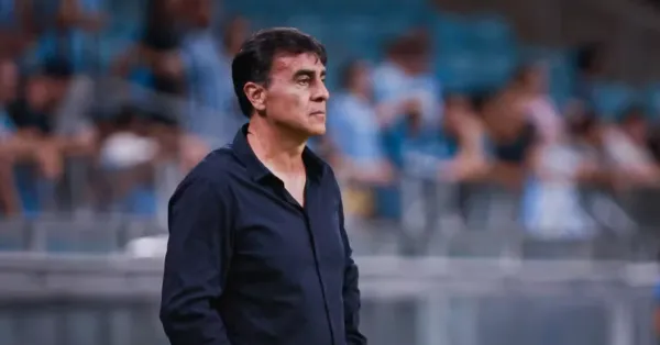 Grêmio: Análise da Defesa, Estatísticas e Busca por Novo Técnico