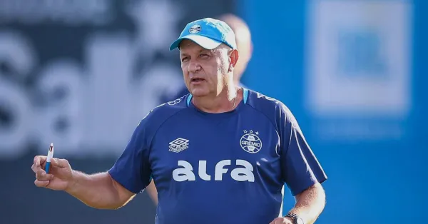 James Freitas no comando do Grêmio para o Gre-Nal decisivo