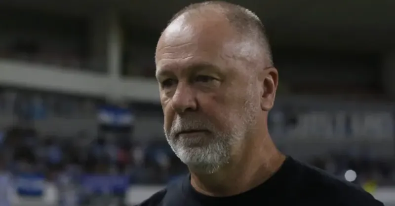 Grêmio: Desafios de Mano na Defesa, Dilema Jemerson e Luta no Brasileirão