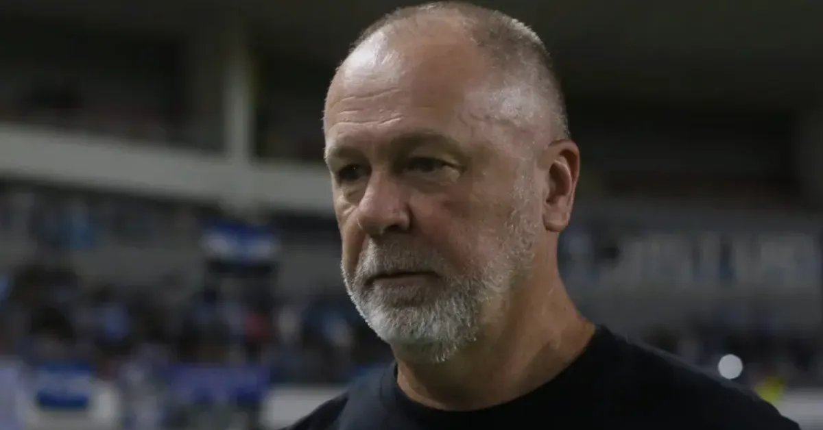 Grêmio: Desafios de Mano na Defesa, Dilema Jemerson e Luta no Brasileirão