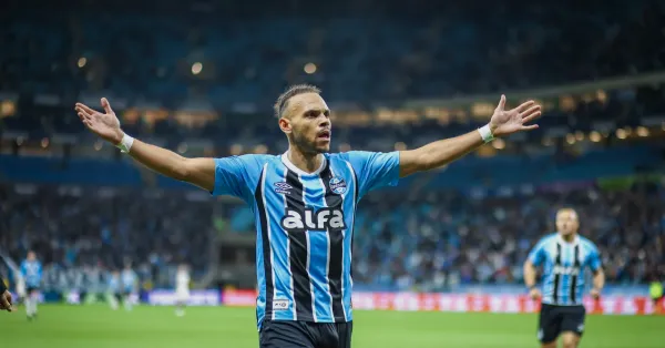 Braithwaite Revela Planos no Grêmio e Provoca Ancelotti: Detalhes da Renovação