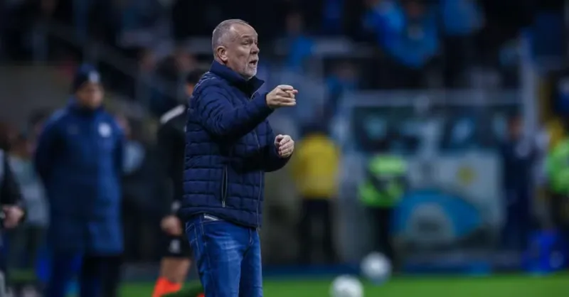 Grêmio Eliminado da Sul-Americana: Mano Menezes Revela Otimismo Equivocado e Desafios do Time