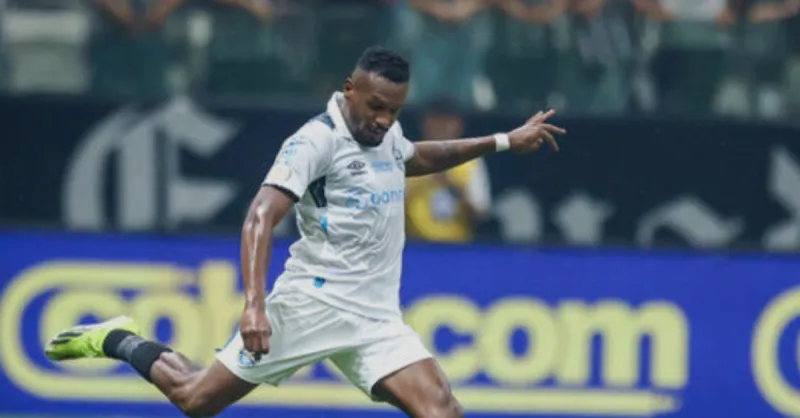 Edenilson Cobra Grêmio: Postura Tardia e Falha Coletiva em Pauta