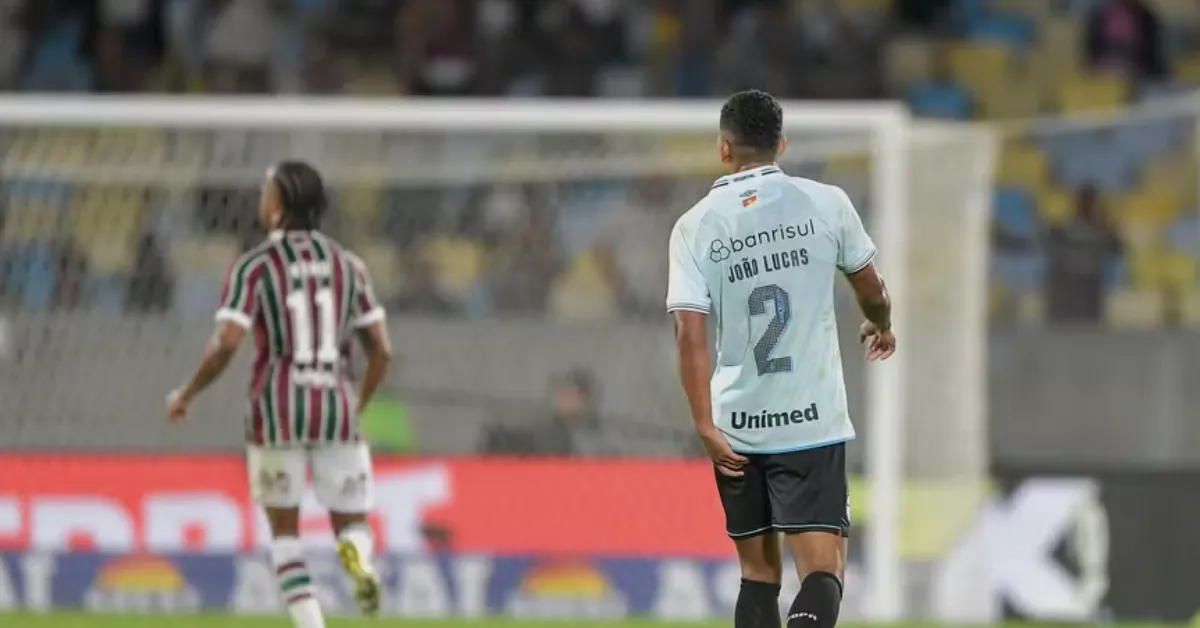 Grêmio: Lesão de João Lucas Expõe Vazio na Lateral Direita e Preocupa