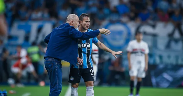 Futuro de Arthur no Grêmio: Juventus Abre Mão e Destino Está nas Mãos do Volante