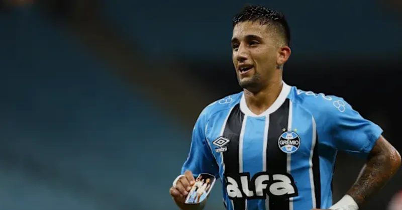 Kike Olivera de Saída? Entenda a Tensão nos Bastidores do Grêmio e o Futuro do Elenco