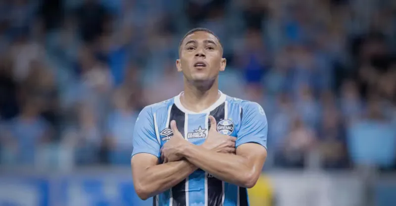 Grêmio: O Impacto Inegável de Carlos Vinicius e a Busca por Equilíbrio Ofensivo