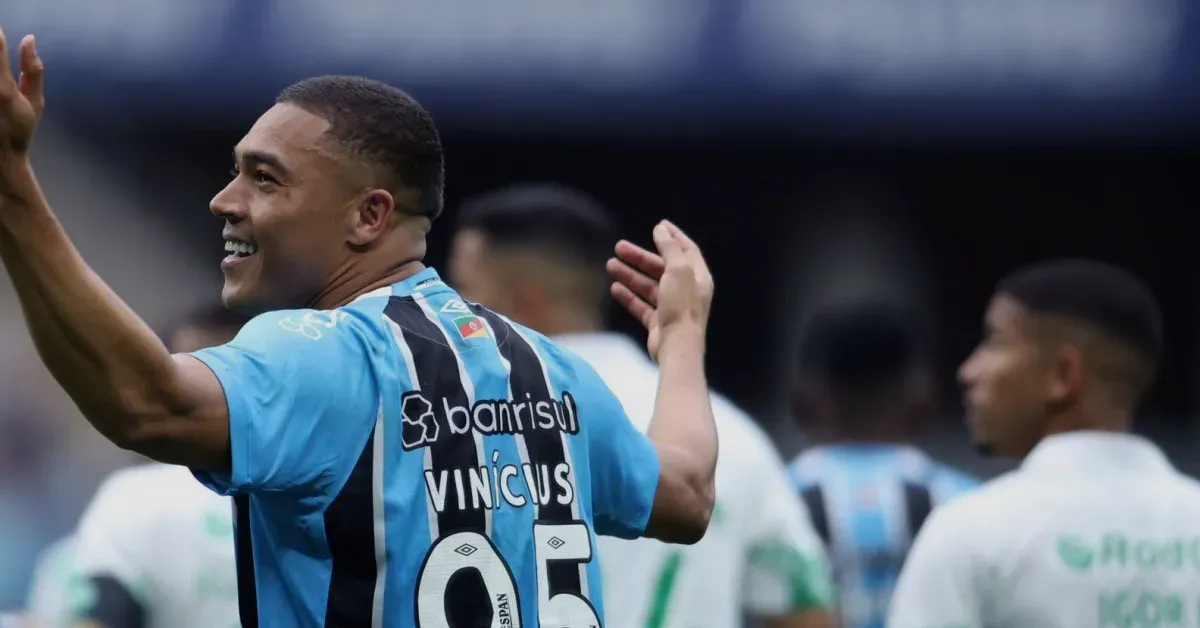 Carlos Vinícius no Banco: A Verdade do Artilheiro Gremista em Meio à Polêmica