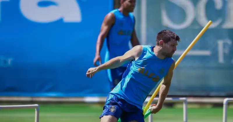Grêmio Finaliza Treinos: Estratégia Ofensiva para Confronto com Fluminense