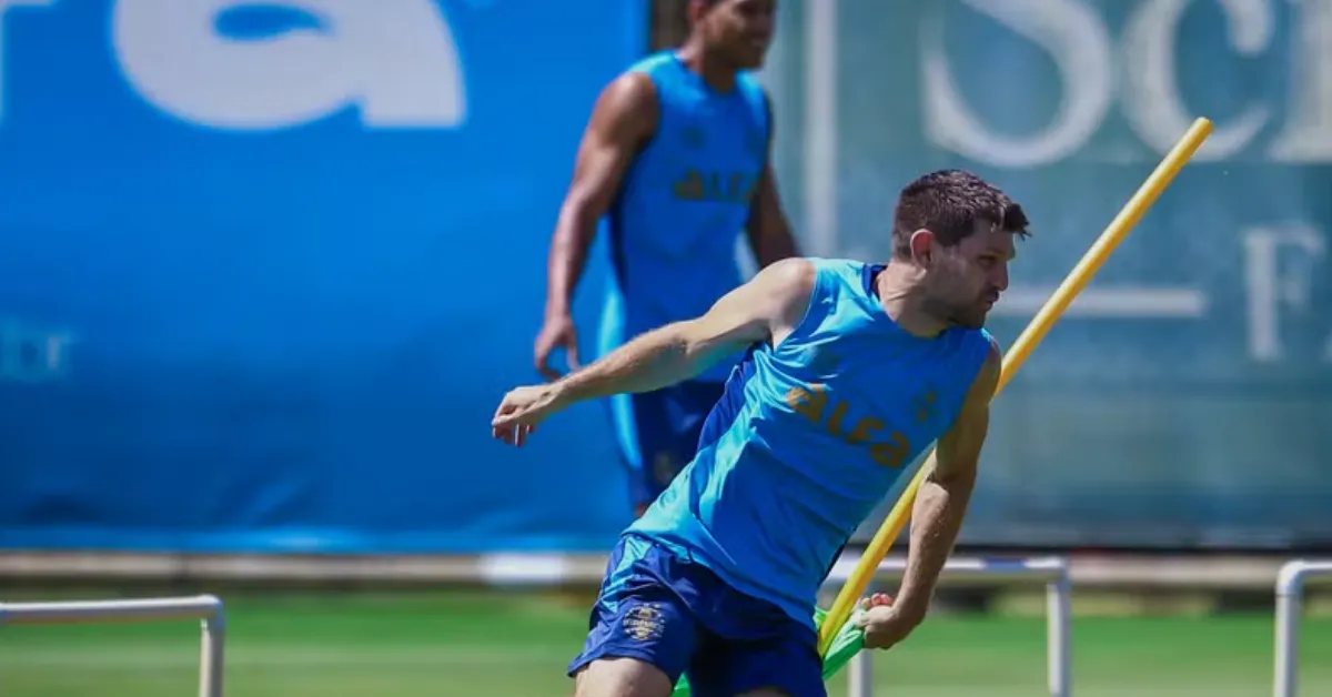 Grêmio Finaliza Treinos: Estratégia Ofensiva para Confronto com Fluminense