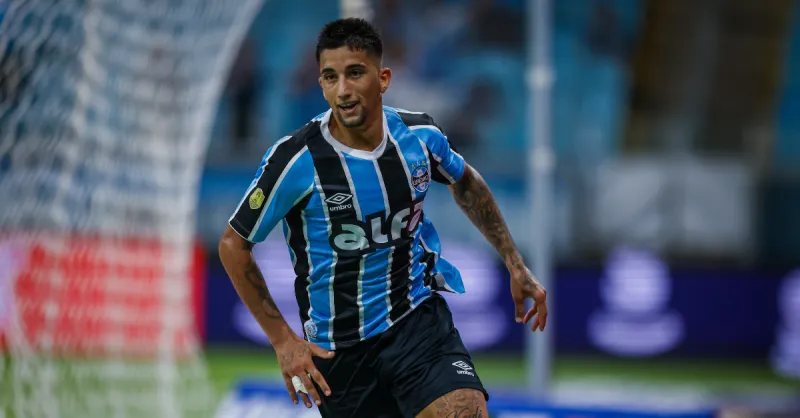 Impasse Kike Olivera: Grêmio Avalia Acionar FIFA Contra Nacional-URU