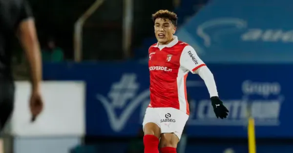 Grêmio quer Vitor Carvalho: veja valores e rivais na disputa pelo volante