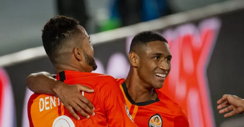 Grêmio confirma Tetê como maior compra da história e busca novos nomes