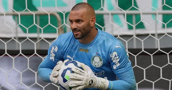 Weverton assina com Grêmio: Goleiro experiente chega para reforçar o Imortal