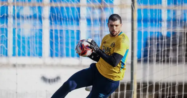 Tiago Volpi Deixa o Grêmio: Goleiro Próximo do Bragantino Após Rescisão
