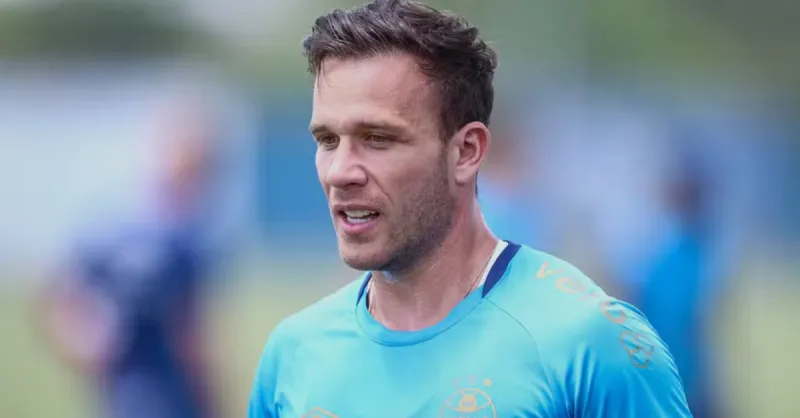 Arthur quer ficar no Grêmio, mas Juventus é o grande obstáculo