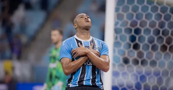 Carlos Vinicius: Artilheiro do Grêmio no Top 10 Mundial de Goleadores